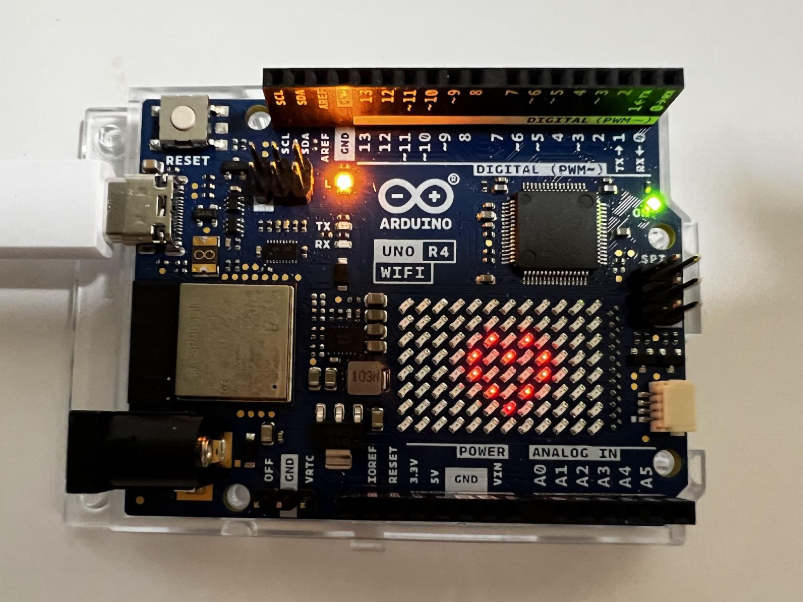 Arduino Uno R4 WiFi  개봉 및 소켓 예제 테스트